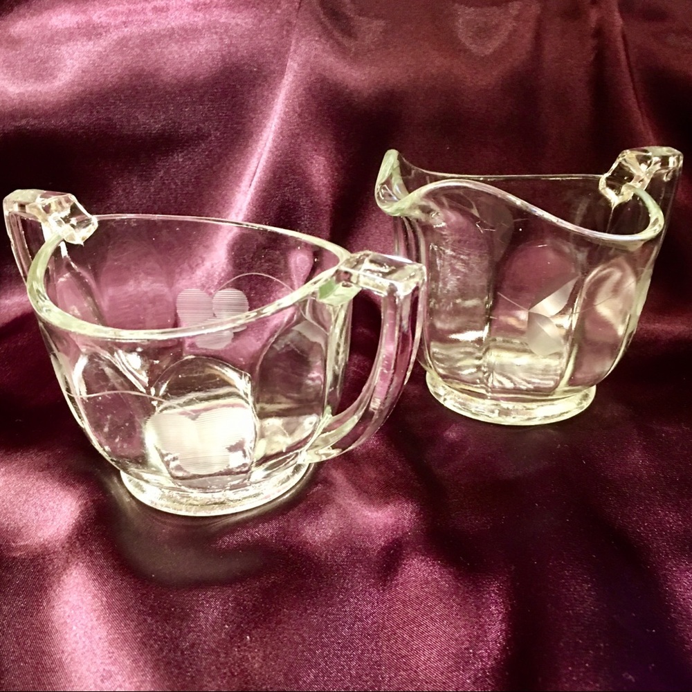 VINTAGE ETCHED CLEAR GLASS SUGAR & CREAMER SET